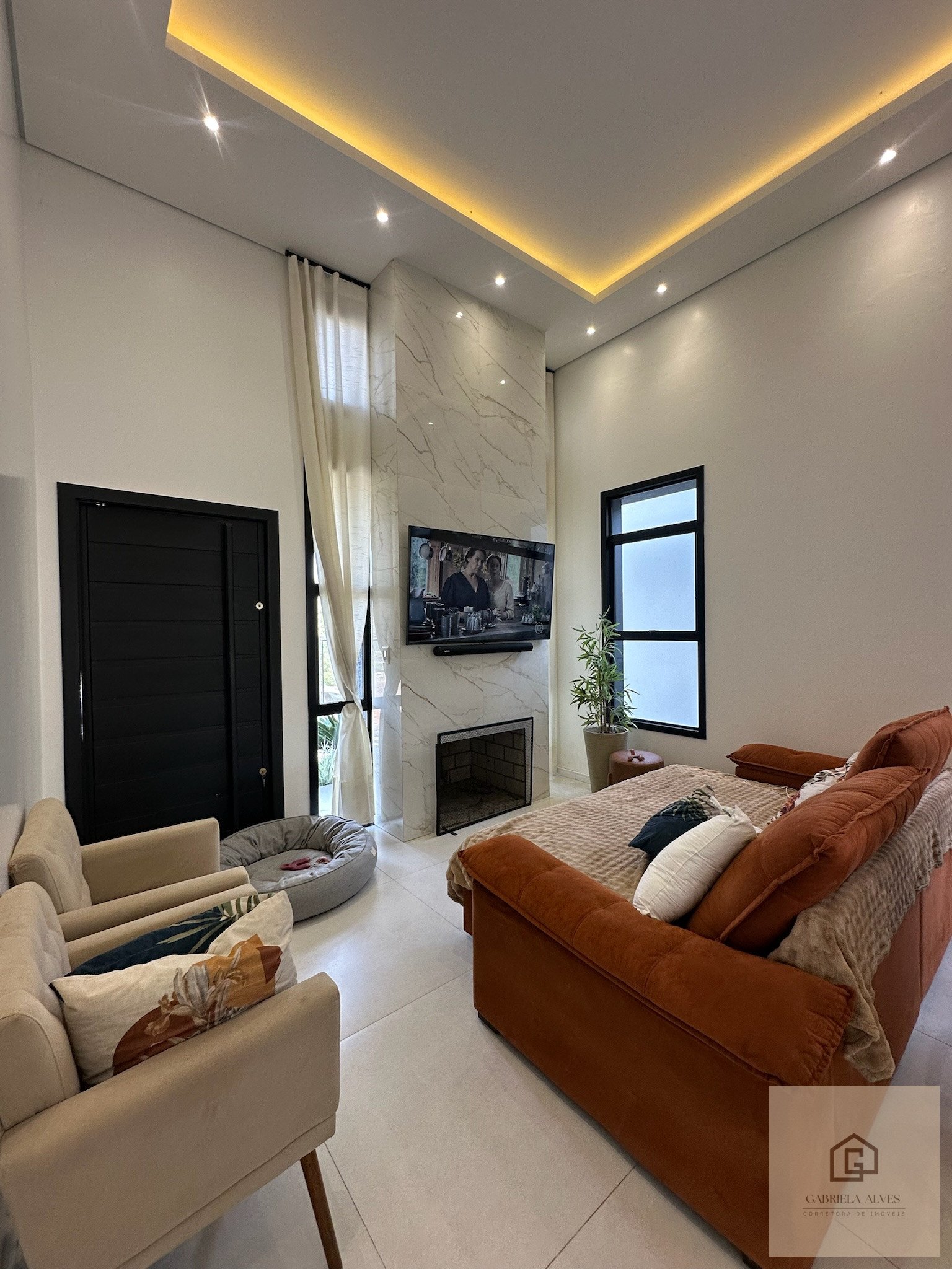 Casa semimobiliada no Parque Residencial Santa Júlia