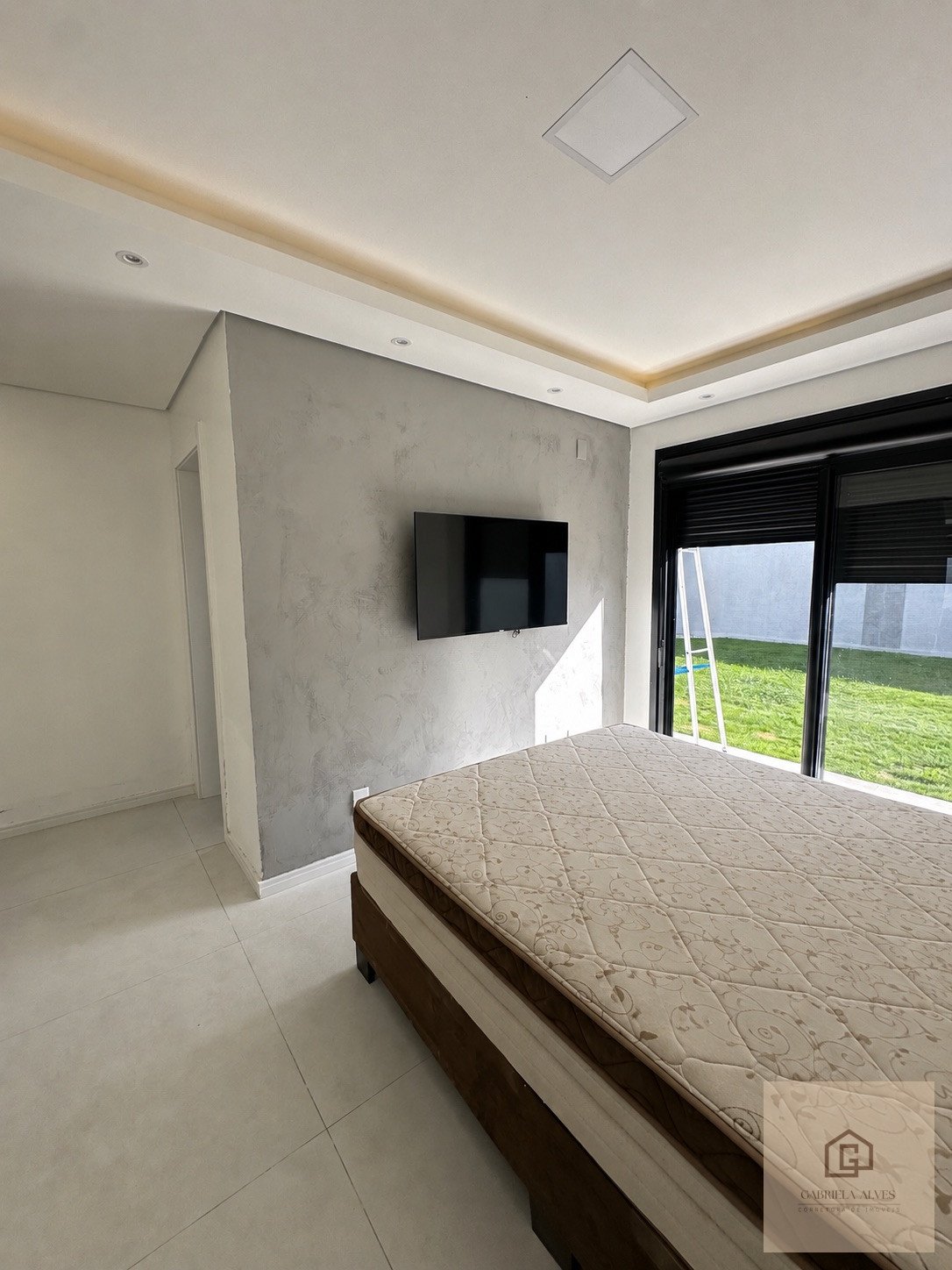 Casa semimobiliada no Parque Residencial Santa Júlia