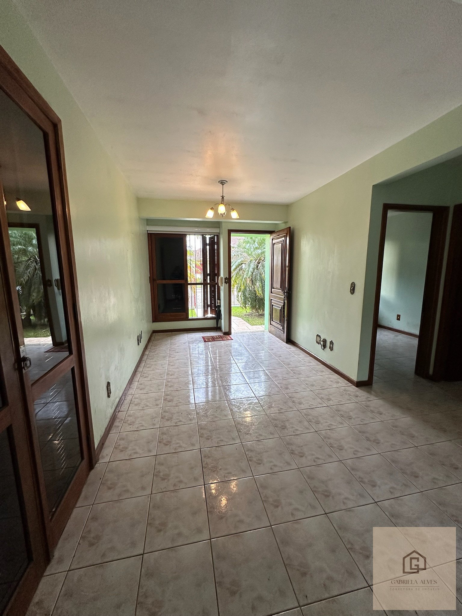 Casa próxima a UFSM, 4 dormitórios por apenas R$ 900.000,00