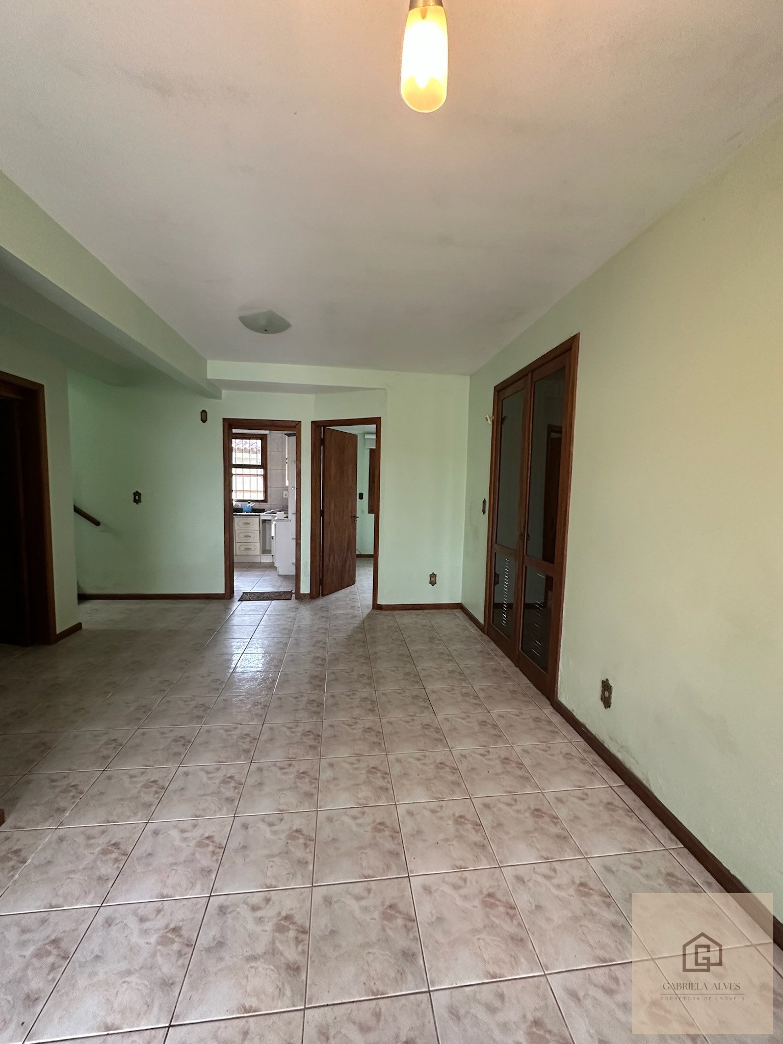 Casa próxima a UFSM, 4 dormitórios por apenas R$ 900.000,00