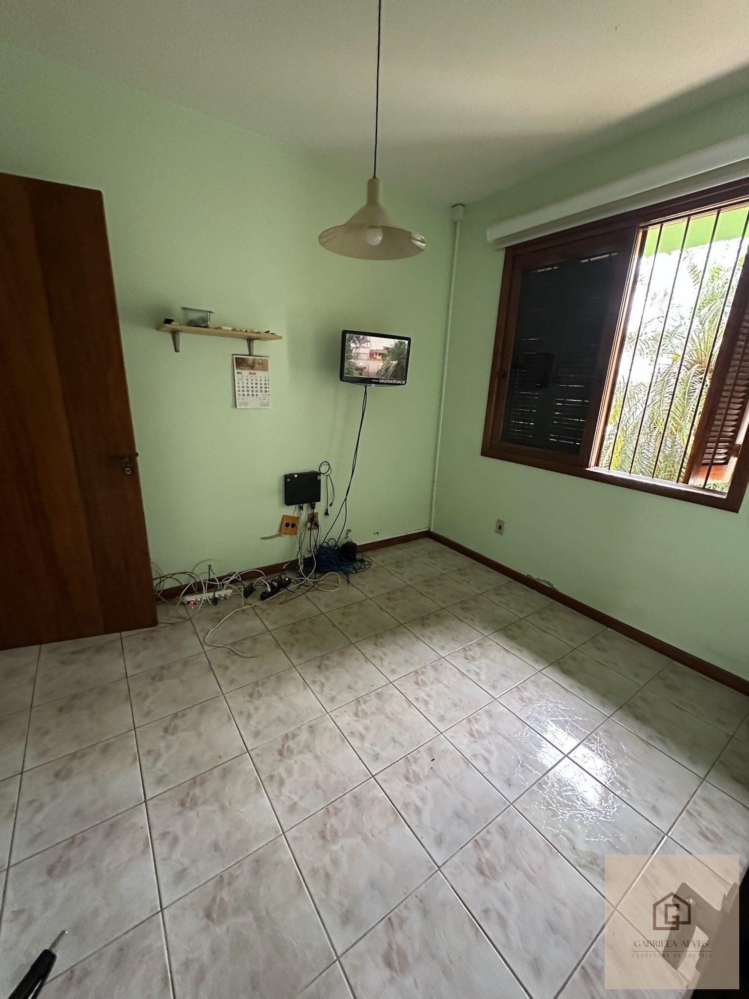 Casa próxima a UFSM, 4 dormitórios por apenas R$ 900.000,00