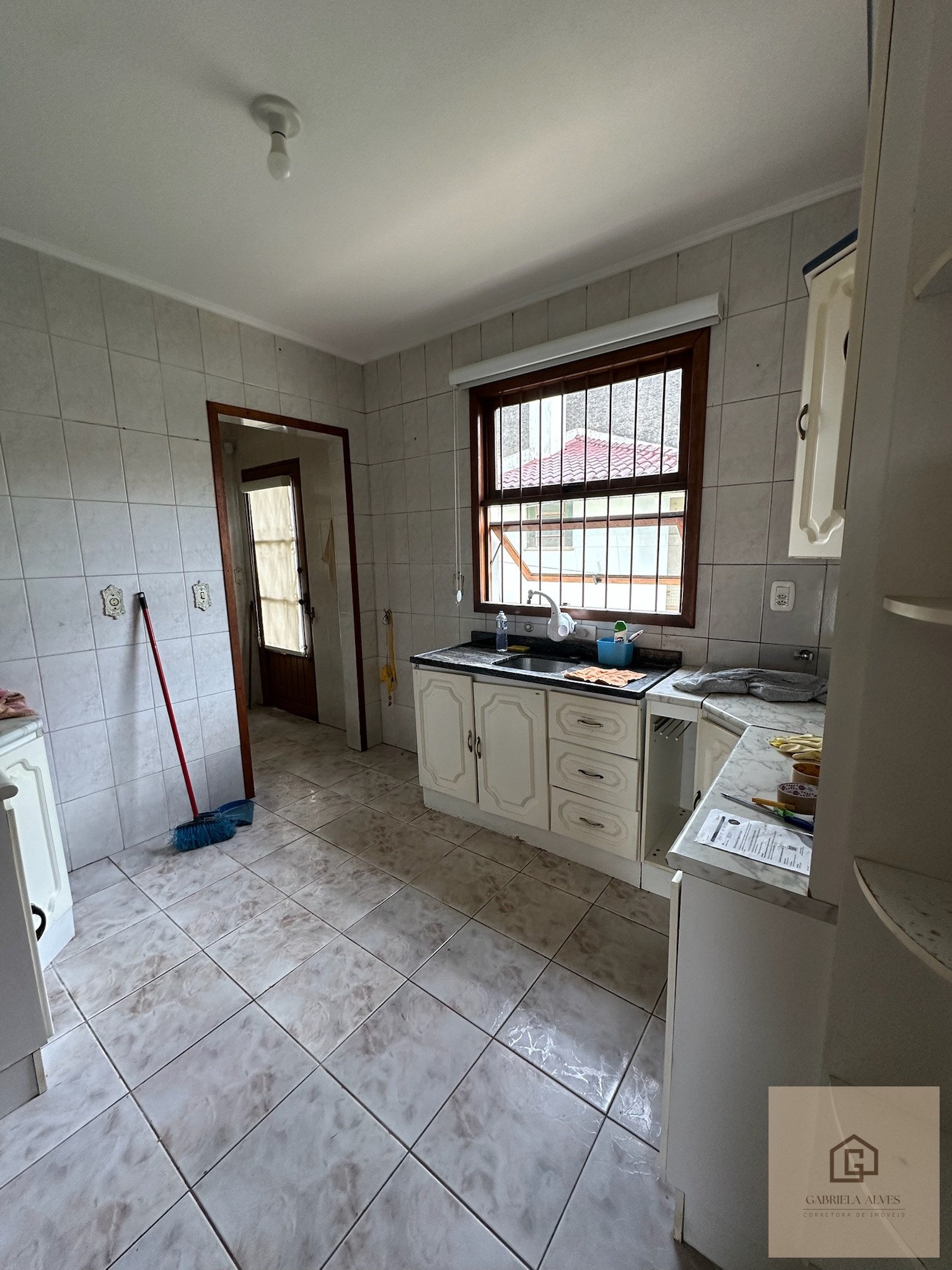 Casa próxima a UFSM, 4 dormitórios por apenas R$ 900.000,00