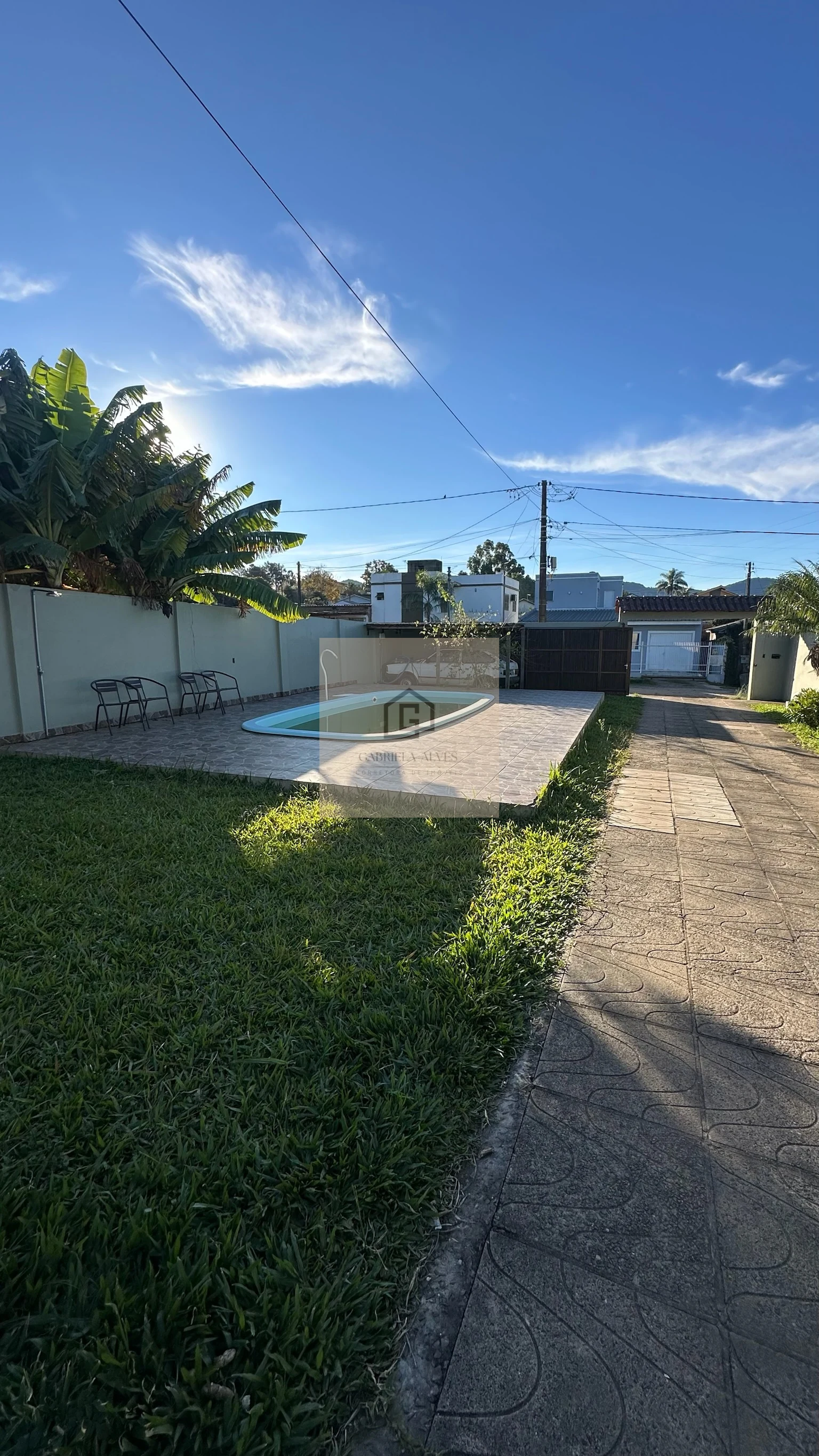 Casa com pavilhão no bairro São José