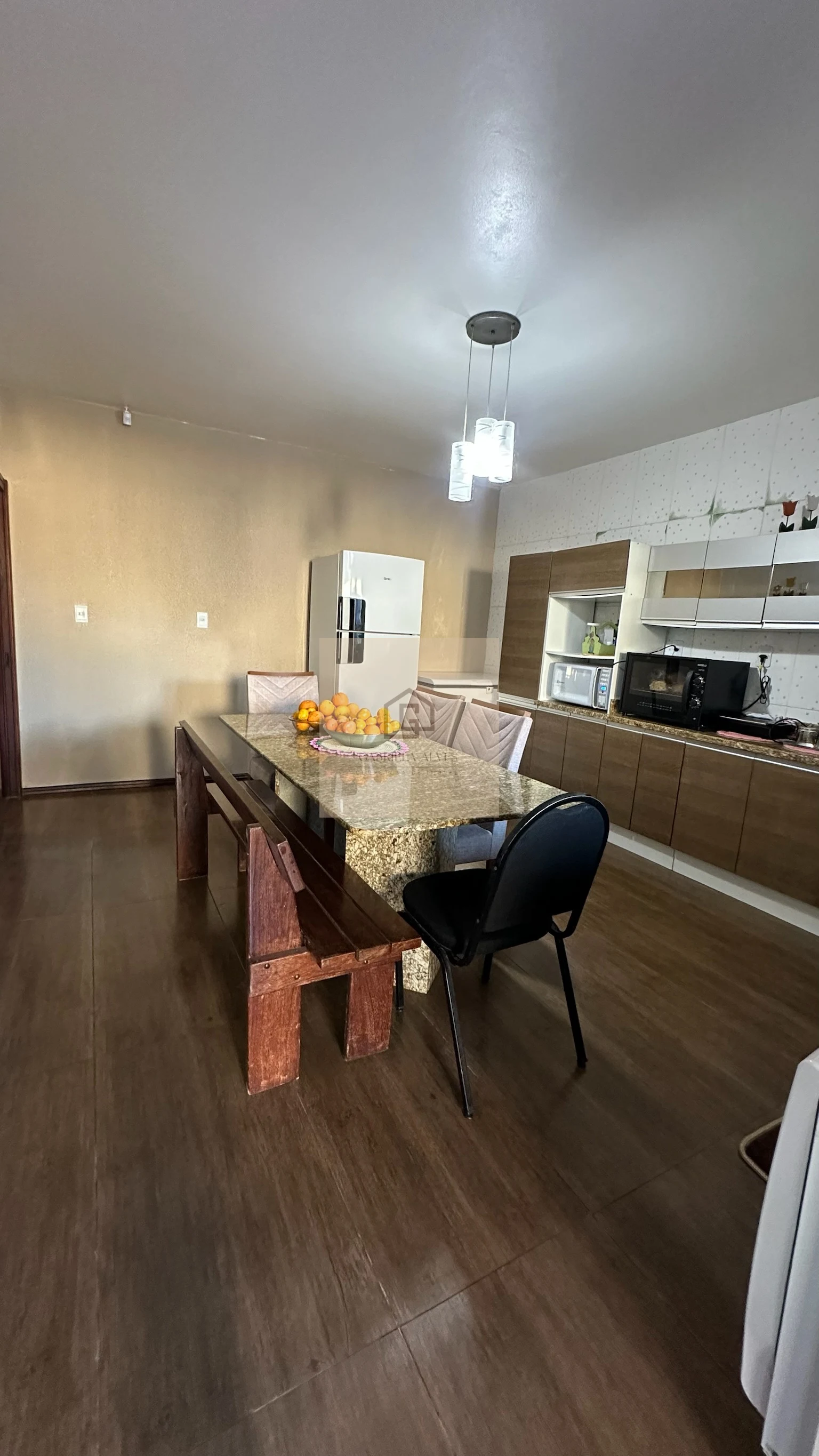Casa com pavilhão no bairro São José
