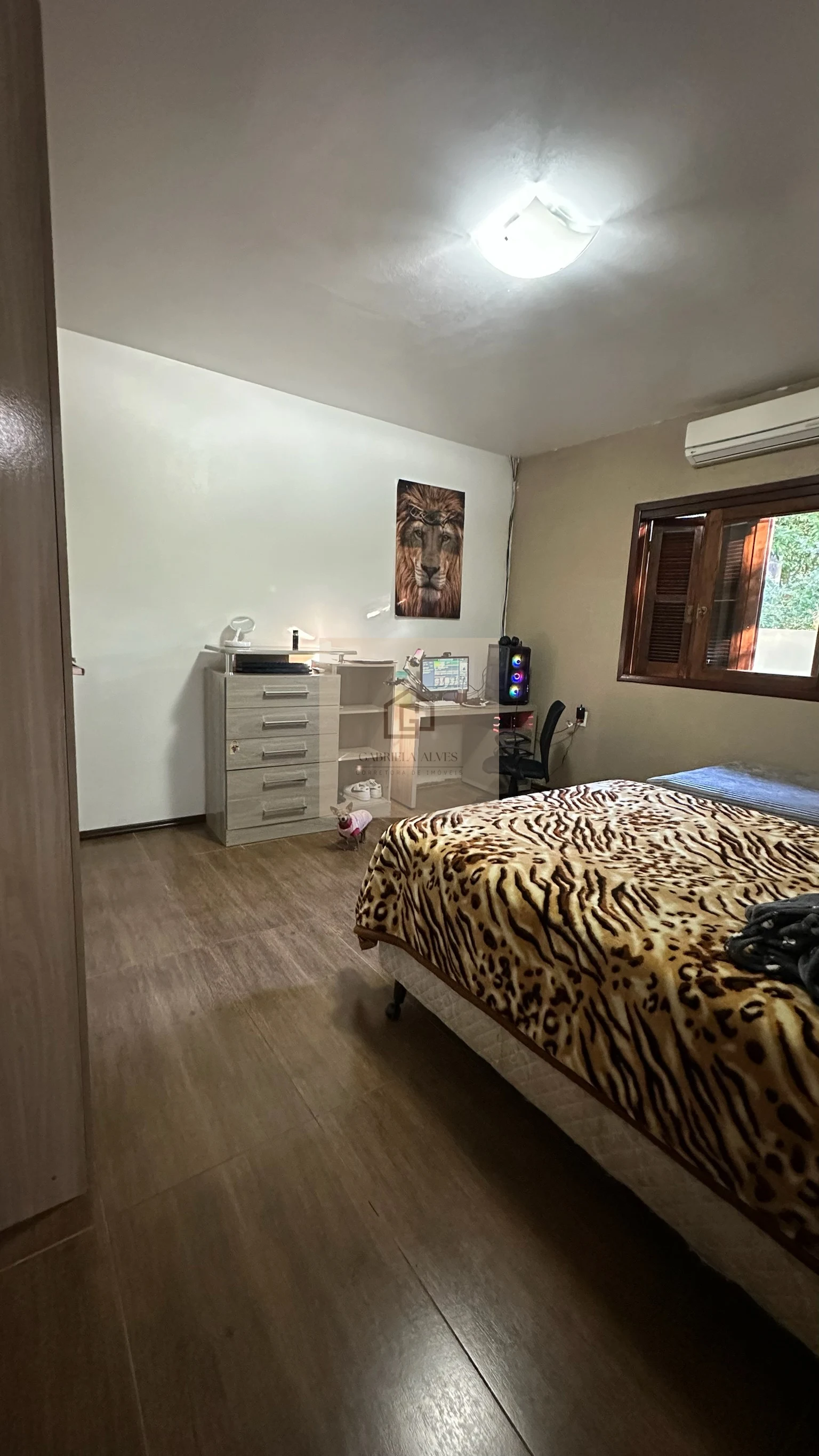 Casa com pavilhão no bairro São José