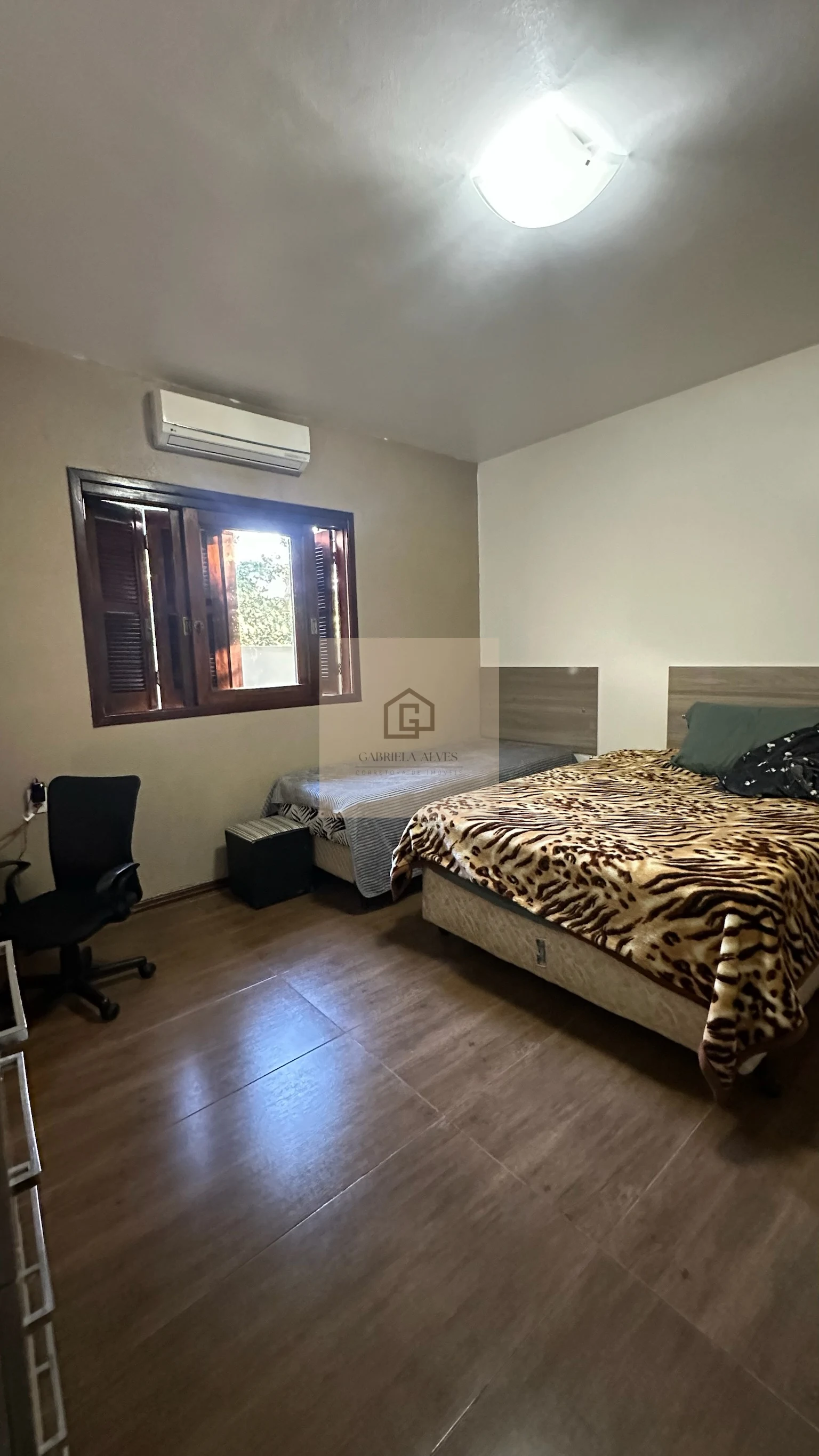 Casa com pavilhão no bairro São José