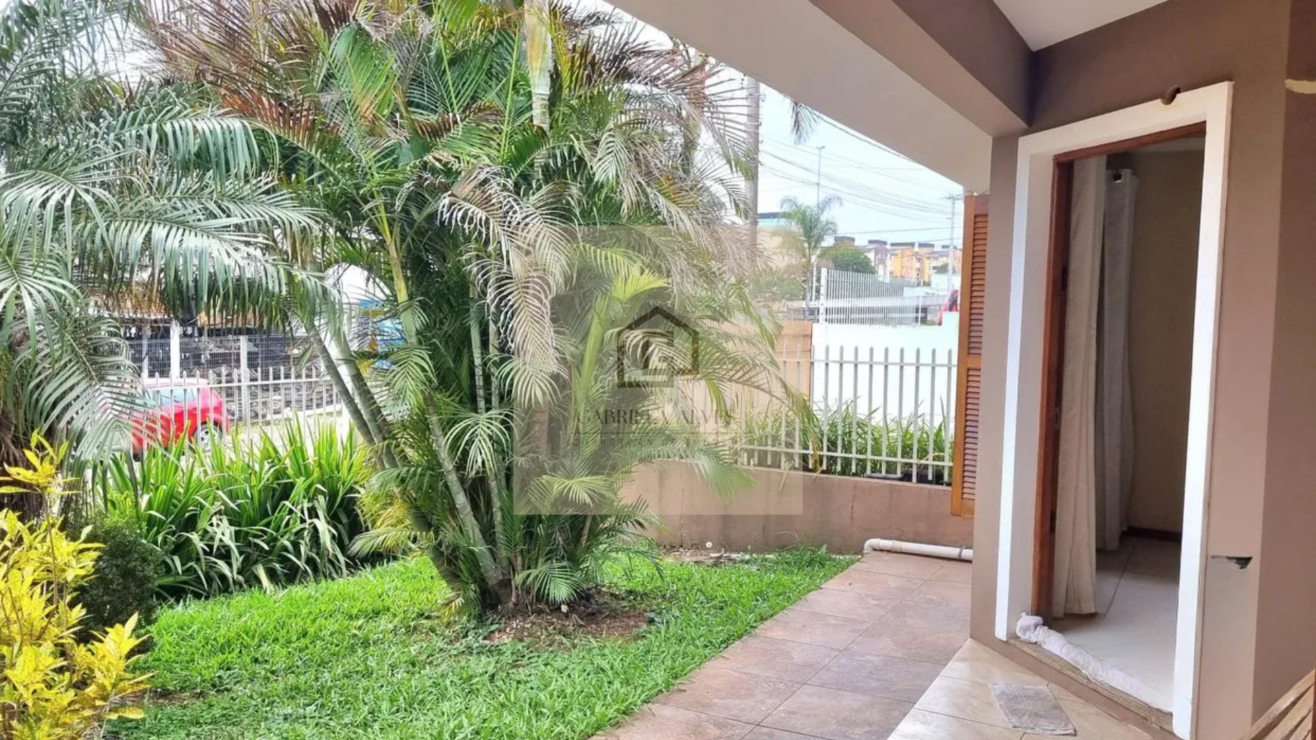 Casa térrea com 3 Dormitórios próximo ao trevo da Uglione