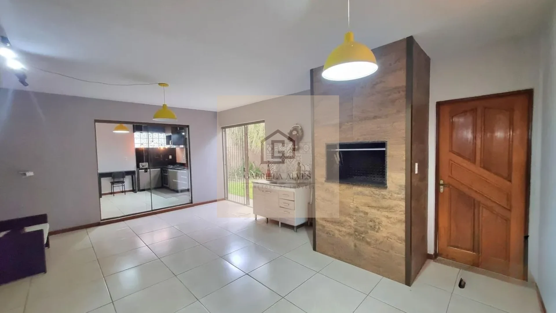 Casa térrea com 3 Dormitórios próximo ao trevo da Uglione