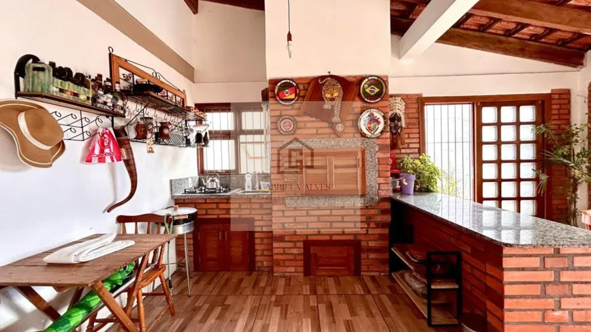 Casa com Piscina e Espaço Gourmet | 4 Dormitórios no Bairro São José