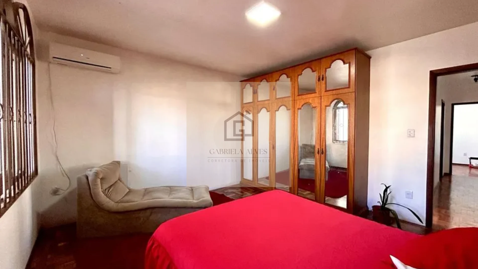 Casa com Piscina e Espaço Gourmet | 4 Dormitórios no Bairro São José