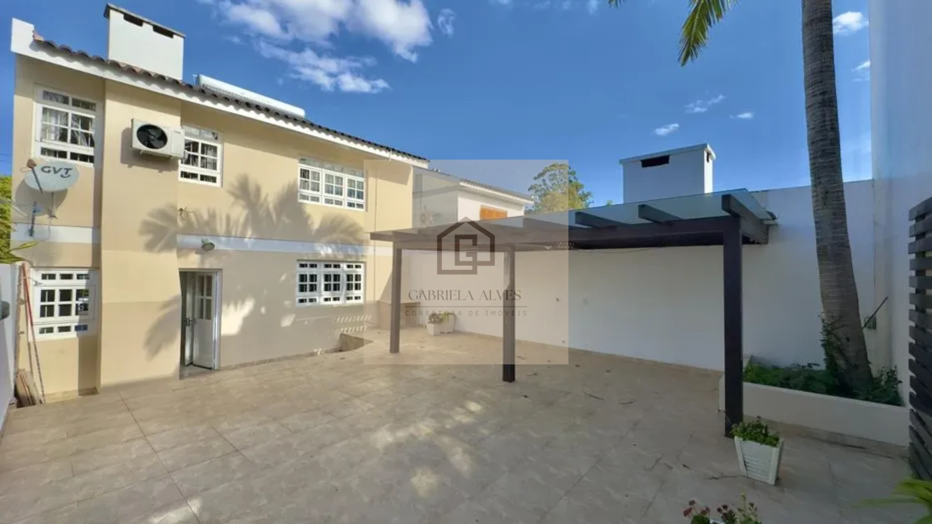 Casa no Residencial Madre Paulina semimobiliada
