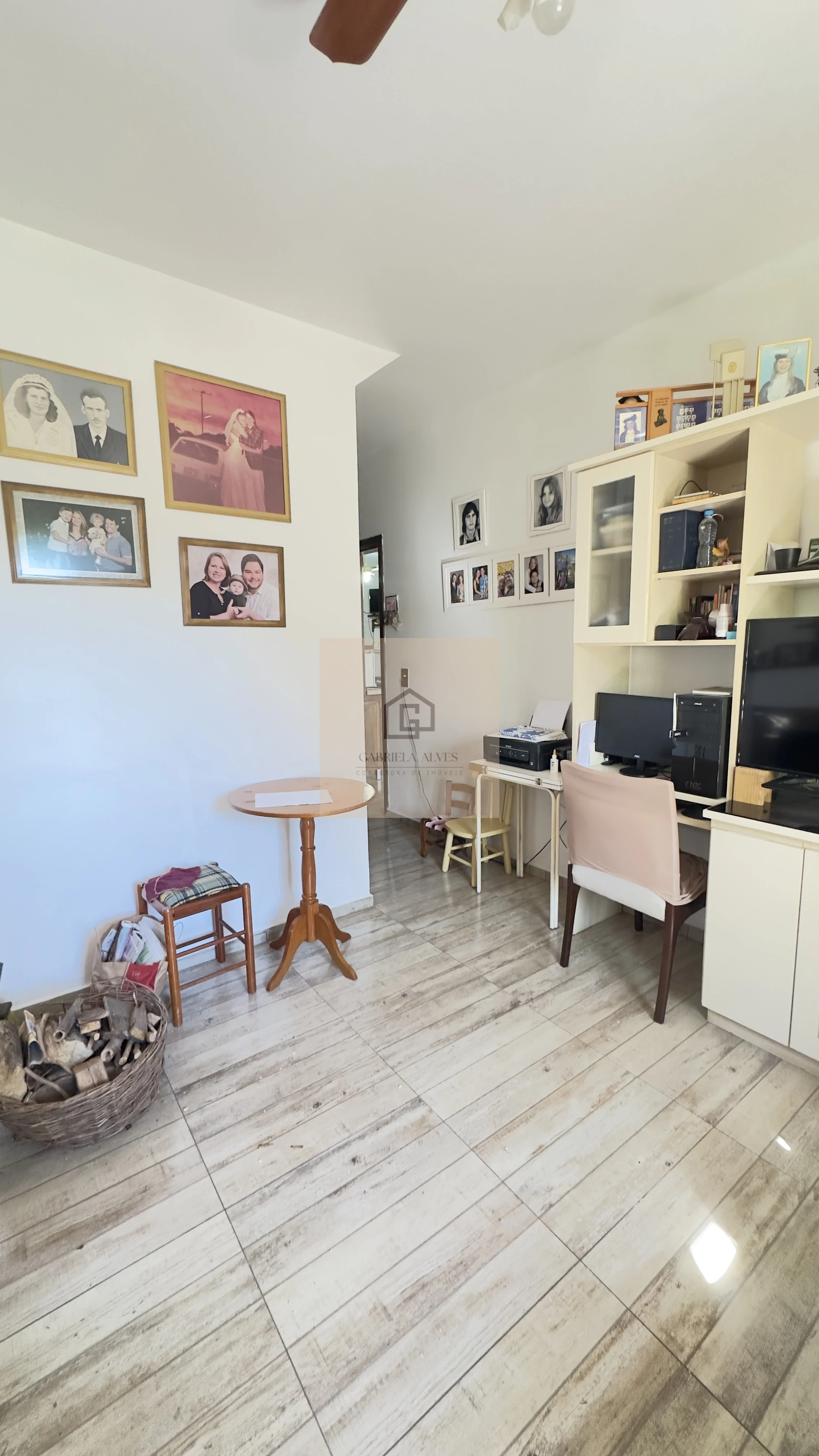 Casa ampla com 4 dormitórios, espaço gourmet, piscina, 3 vagas, bairro São José!