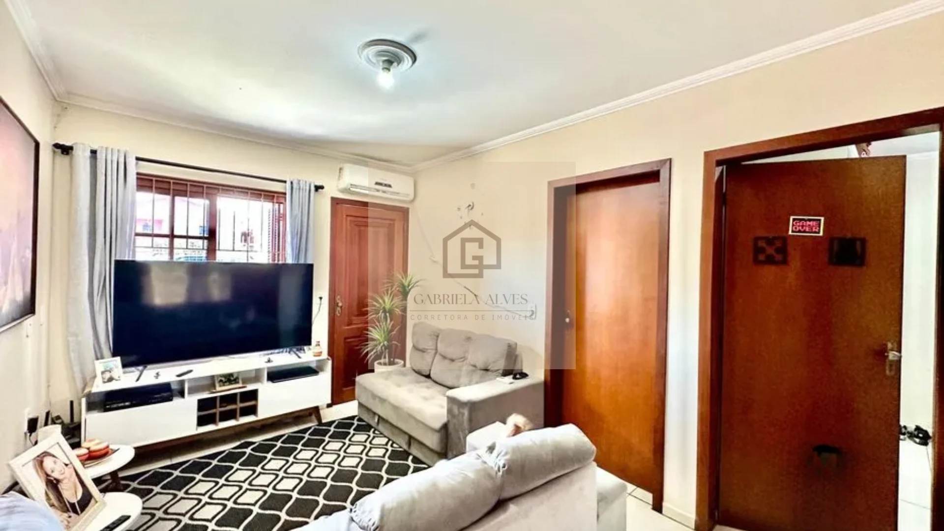 🏡 Casa Semimobiliada com 2 Dormitórios e Churrasqueira no Bairro Tomazetti
