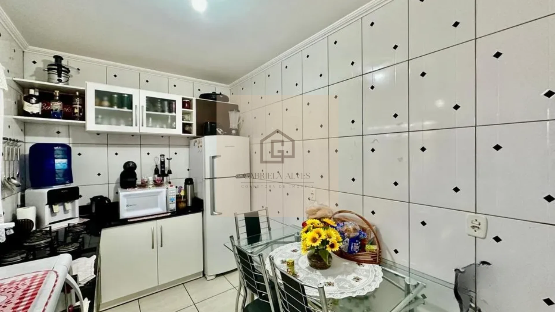 🏡 Casa Semimobiliada com 2 Dormitórios e Churrasqueira no Bairro Tomazetti
