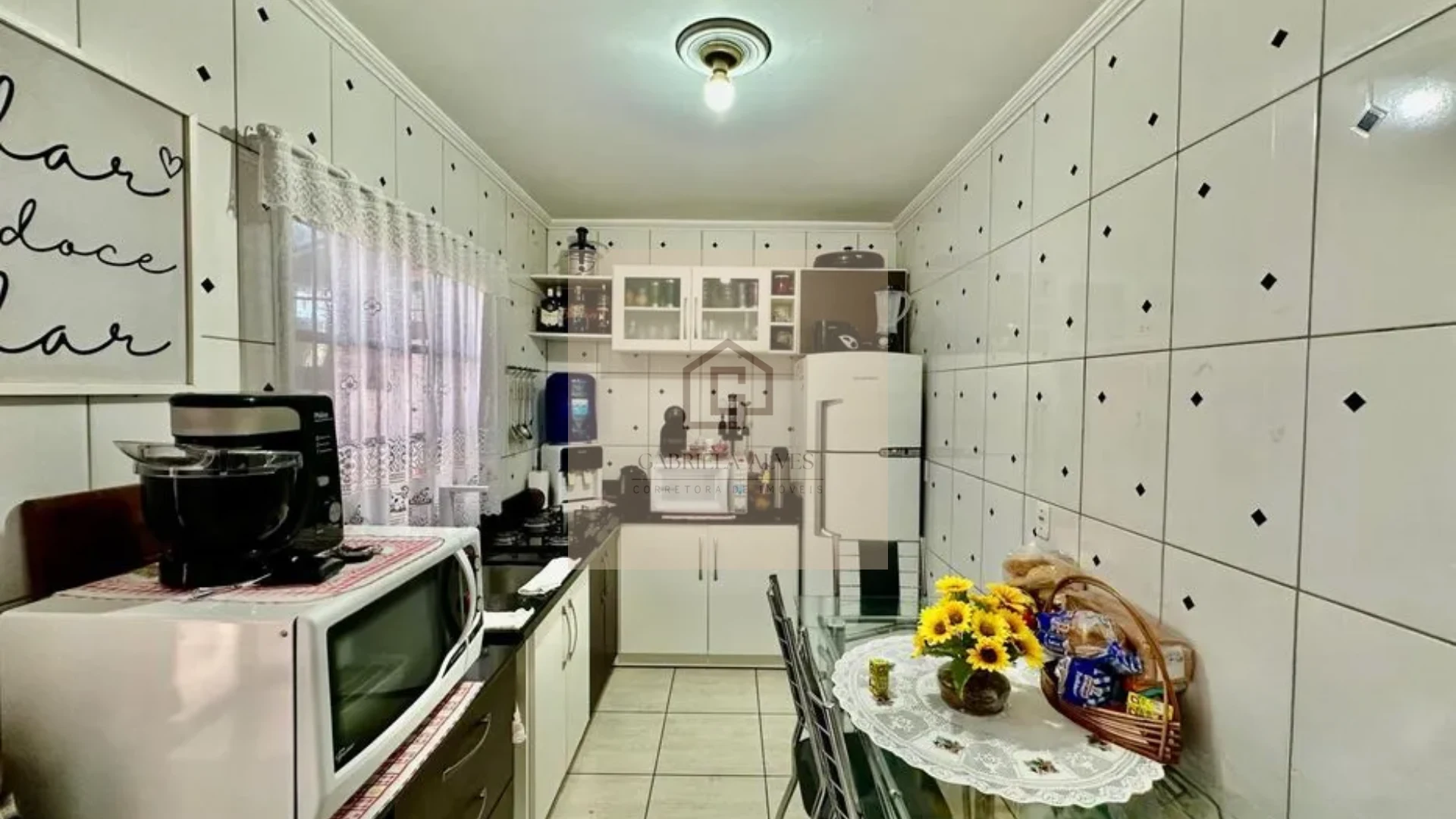 🏡 Casa Semimobiliada com 2 Dormitórios e Churrasqueira no Bairro Tomazetti