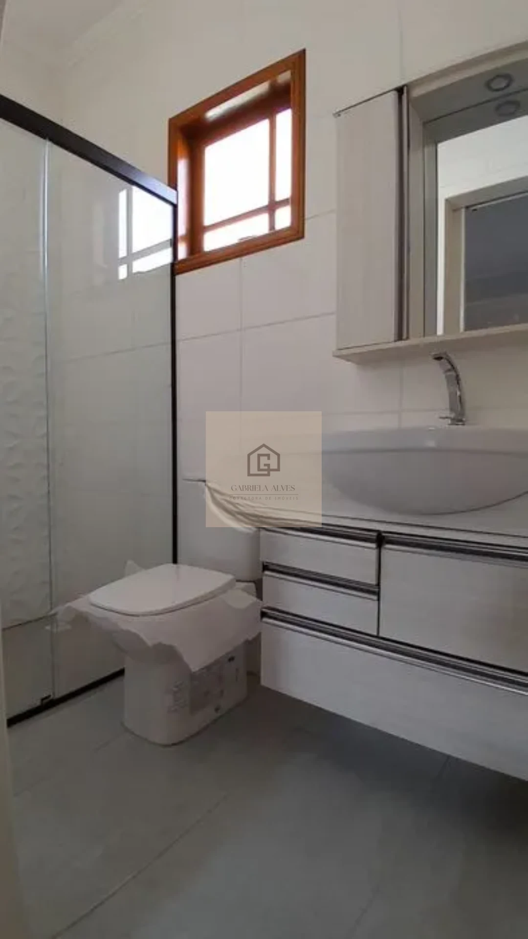 🏡 Casa Reformada com Suíte, Amplo Pátio e 3 Vagas à Venda no Bairro Pinheiro Machado