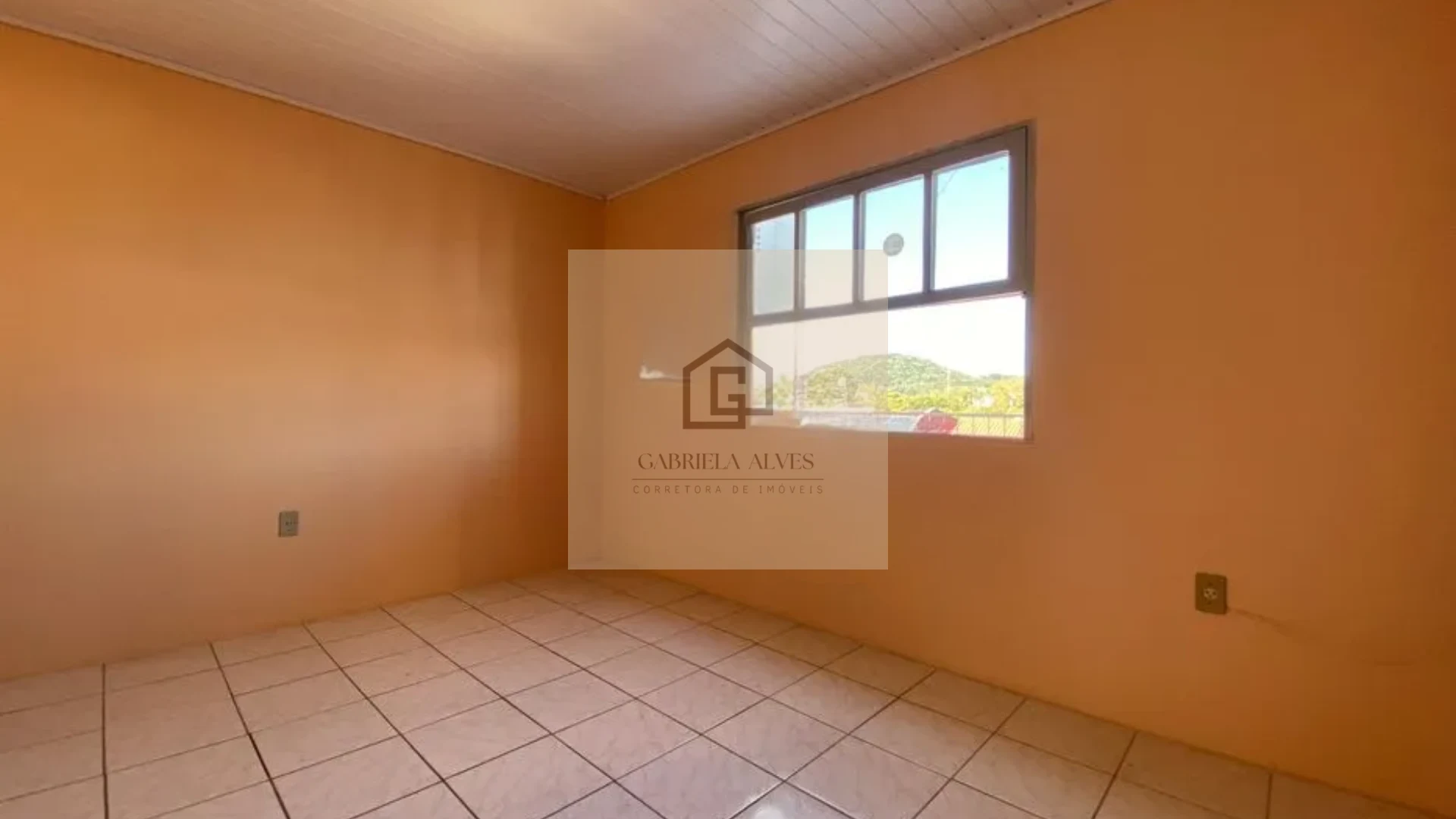 🏡 Casa Semimobiliada com Piscina e Lareira à Venda no Bairro Medianeira