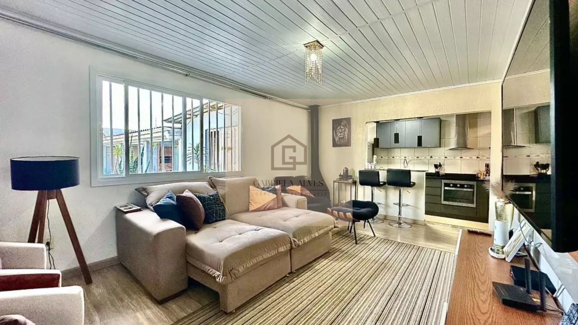 Casa com Piscina e Espaço Gourmet, Semimobiliada no Bairro Juscelino Kubitscheck | 130 m² Privativos