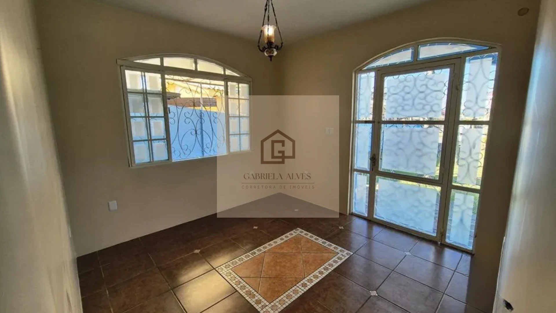 🏡 Casa com 3 Dormitórios e Amplo Terreno à Venda no Bairro Pé de Plátano – Camobi