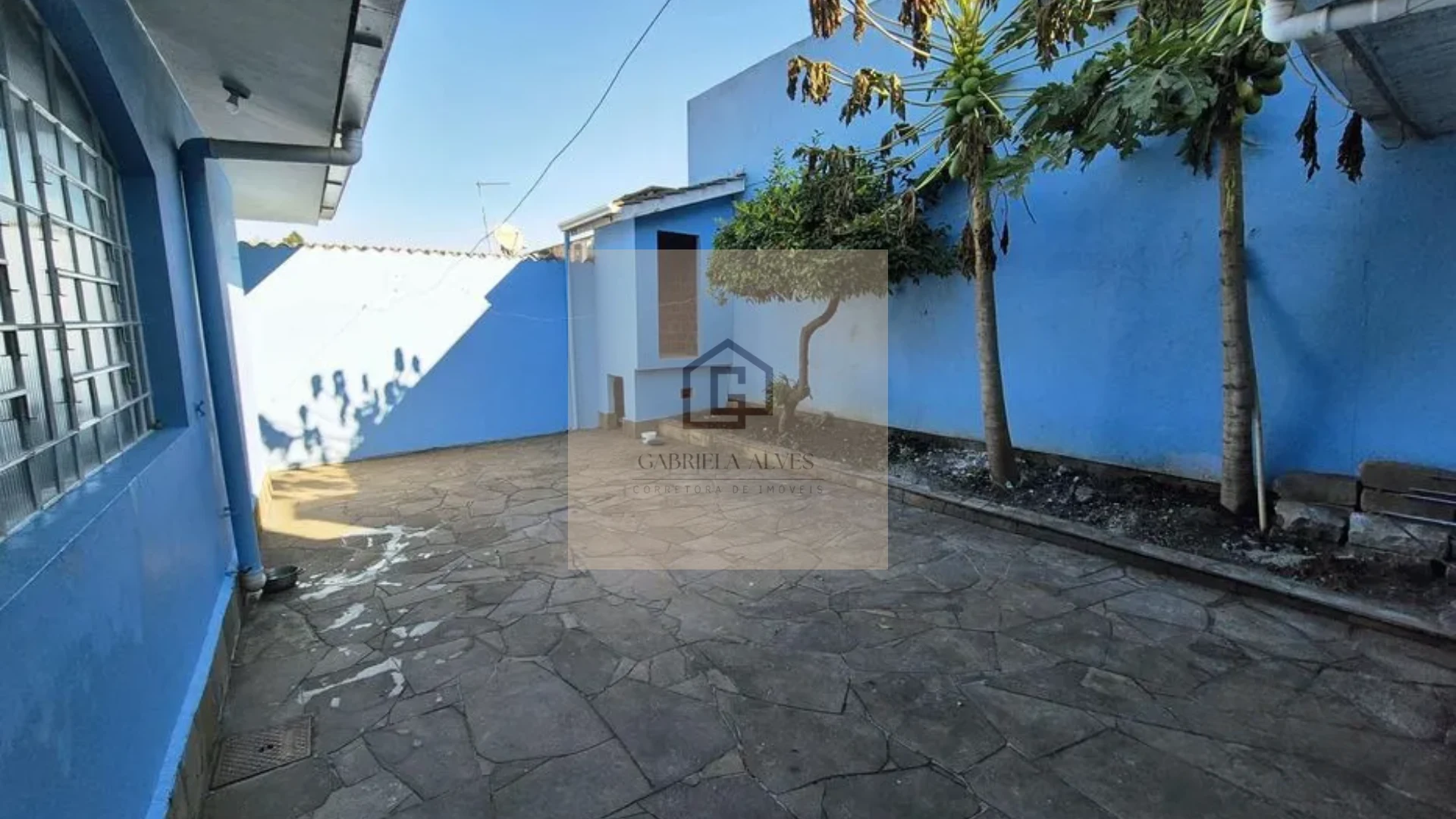 🏡 Casa com 3 Dormitórios e Amplo Terreno à Venda no Bairro Pé de Plátano – Camobi